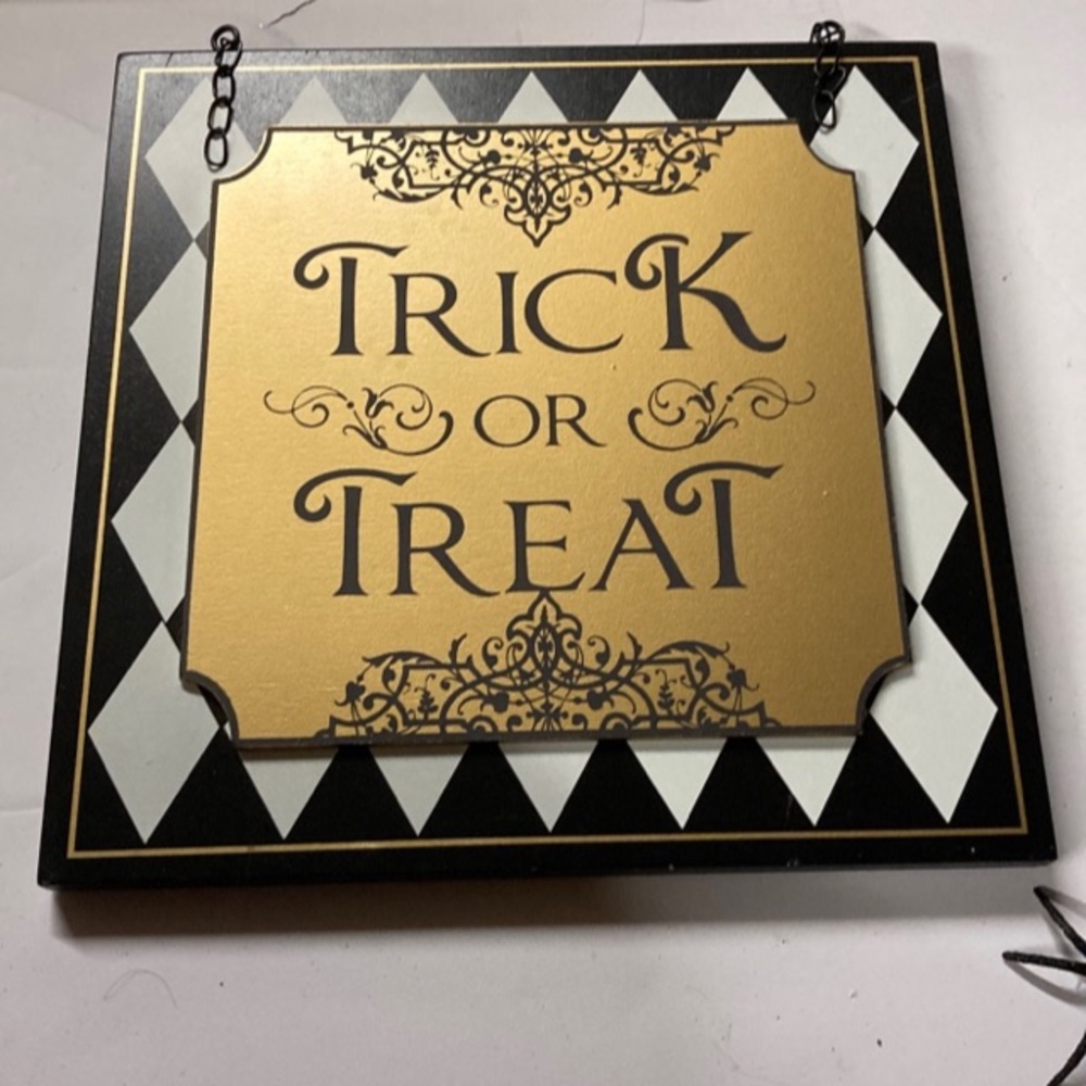 Halloween sign Trick or Treat 2 signs